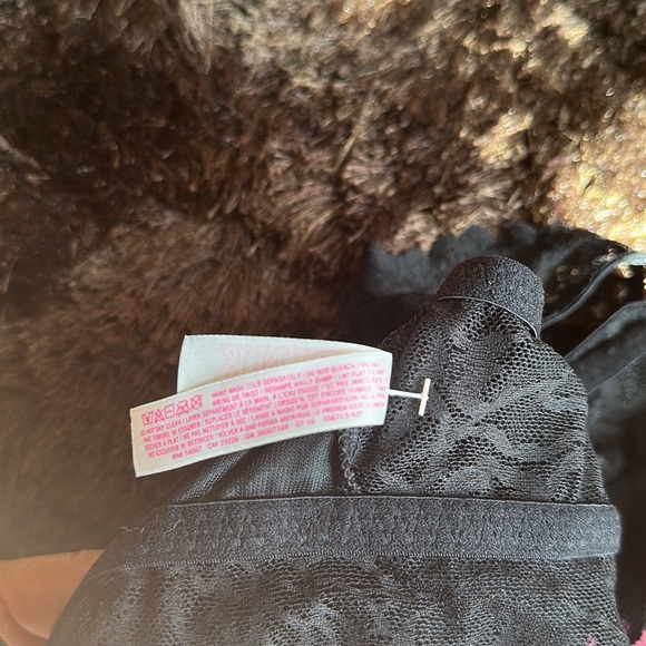 Victoria Secret - Picture 7 of 7